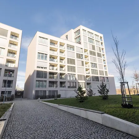Cozy Prague Apartment With Balcony Exterior photo