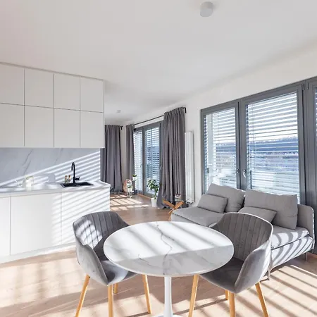 Cozy Prague Apartment With Balcony Exterior photo
